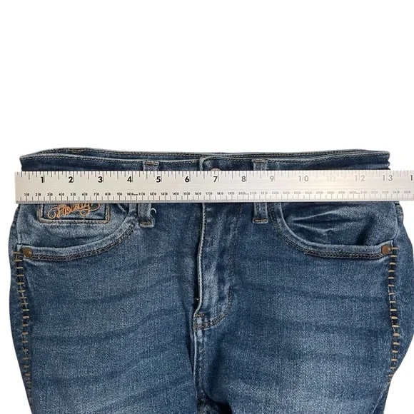 Judy Blue Faded Blue Boyfriend Jeans - Picture 6 of 11